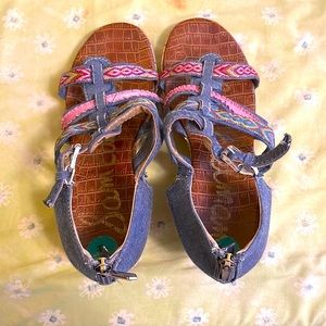 Adorable Sam Edelman denim sandals. Perfect for summer. Extremely comfortable.